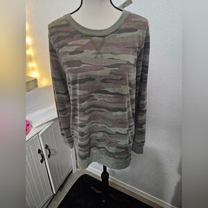 Wallflower pull over